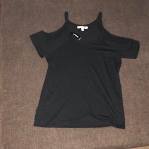 Express tee with cutout shoulders